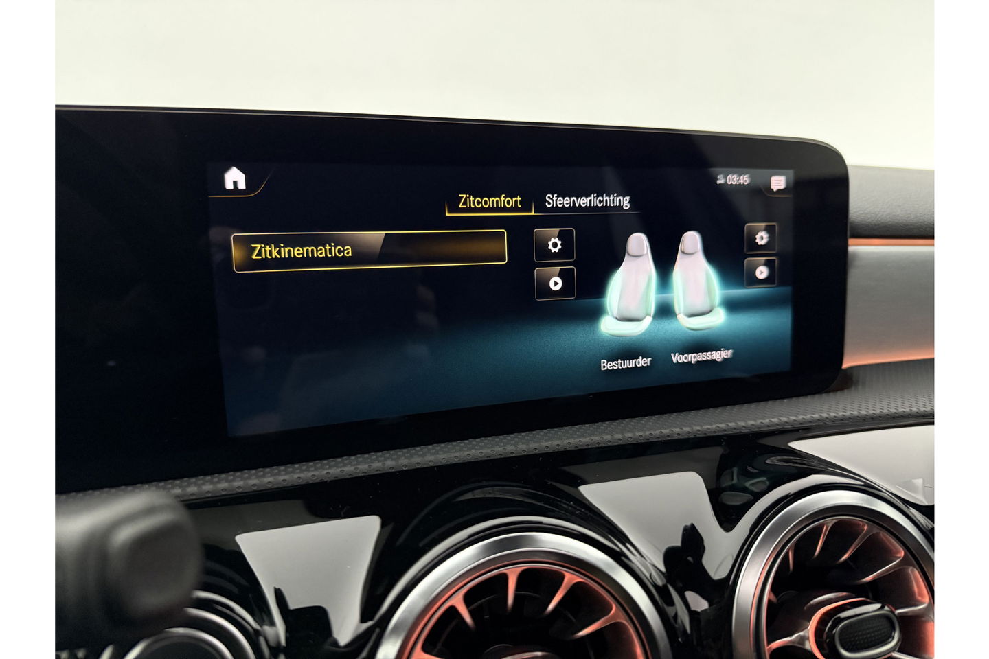 Mercedes-Benz A-Klasse 250 e AMG 235PK Pano Sfeer LED Virtual Camera Memory Carplay Cruise Clima Navi PDC 18"LMV