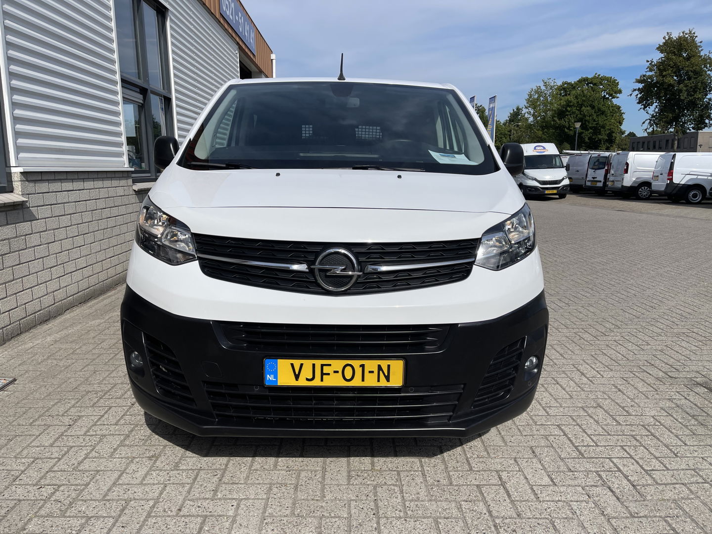 Opel Vivaro 2.0 CDTI 122pk L3H1 DC 6 persoons Edition / vaste prijs rijklaar € 20.950 ex btw / lease vanaf € 342 / euro 6 / bpm vrij / airco / cruise / navi / dubbele schuifdeur !