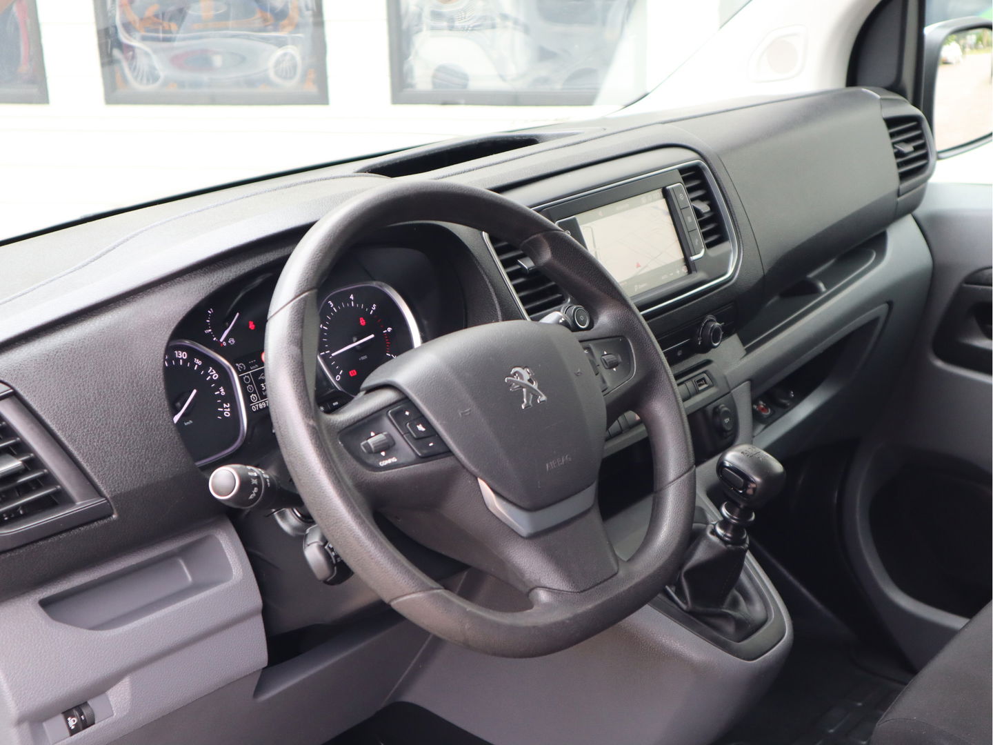 Peugeot Expert 2.0 BlueHDI 123pk Euro 6 Lang L2 - Navi - Trekhaak - Airco