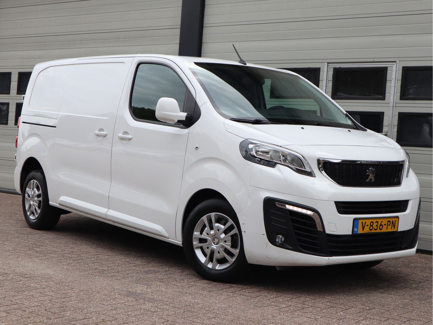 Peugeot Expert 2.0 BlueHDI 123pk Euro 6 Lang L2 - Navi - Trekhaak - Airco