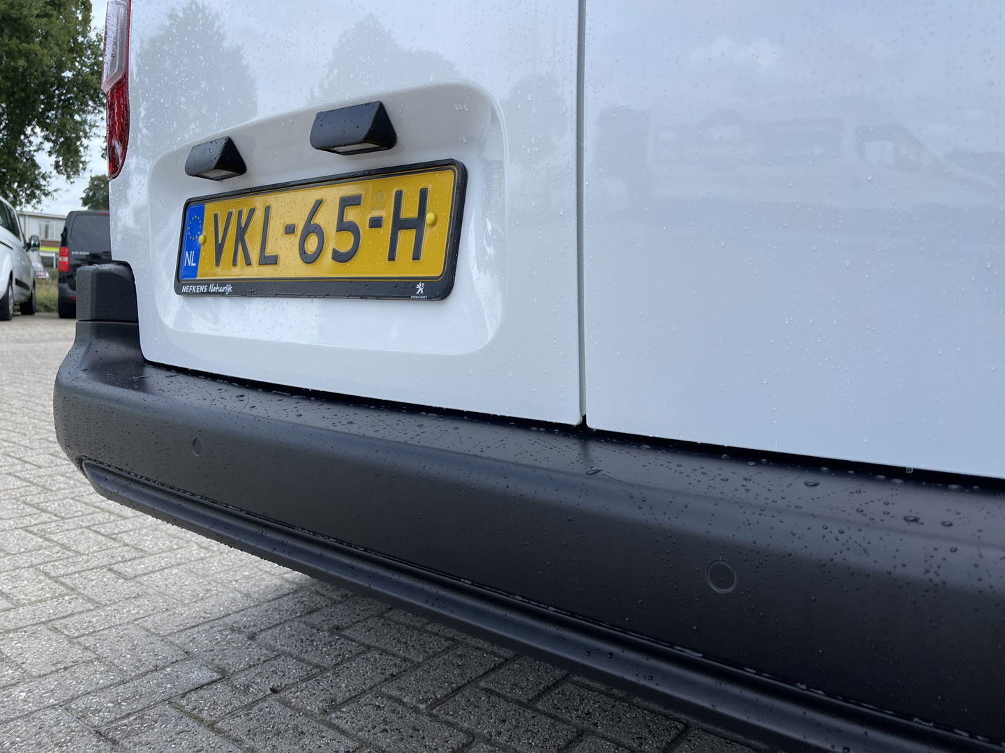 Peugeot Partner 1.2 PureTech Premium / benzine grijs kenteken / vaste prijs rijklaar € 13.450 ex btw / airco / cruise control / schuifdeur / navigatie / armsteun / euro 6 / lease vanaf € 227