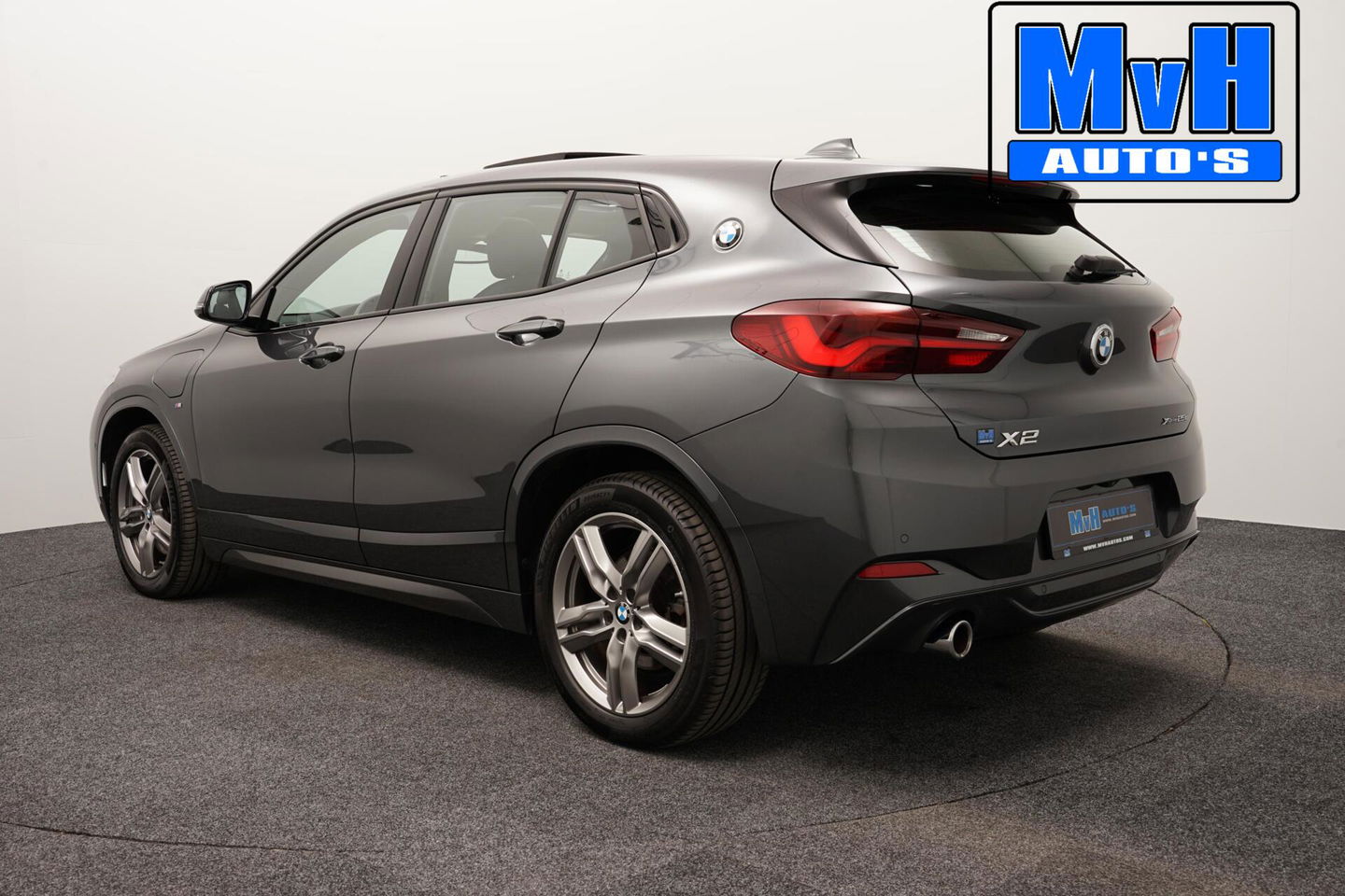 BMW X2 xDrive25e High Executive M-Sport 220PK|PANO|LED|ACC