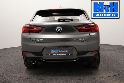 BMW X2 xDrive25e High Executive M-Sport 220PK|PANO|LED|ACC