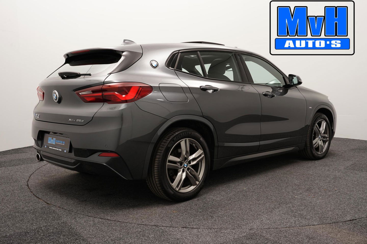 BMW X2 xDrive25e High Executive M-Sport 220PK|PANO|LED|ACC