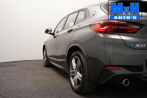BMW X2 xDrive25e High Executive M-Sport 220PK|PANO|LED|ACC