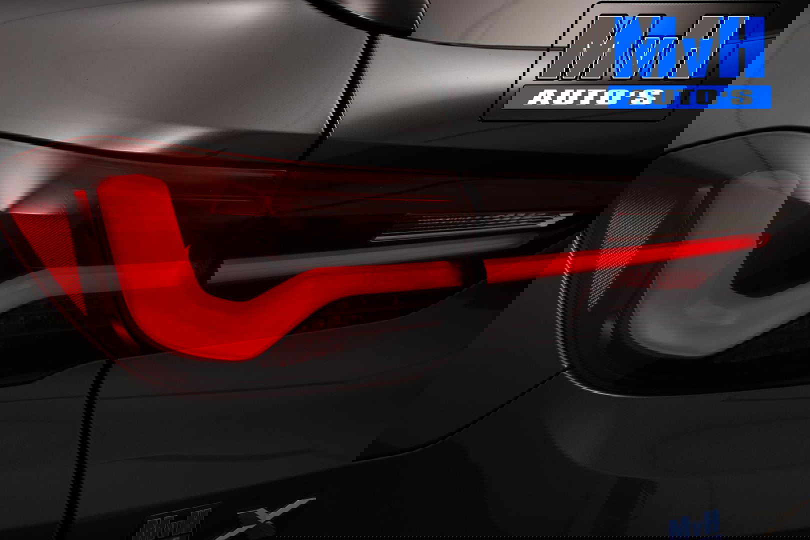 BMW X2 xDrive25e High Executive M-Sport 220PK|PANO|LED|ACC