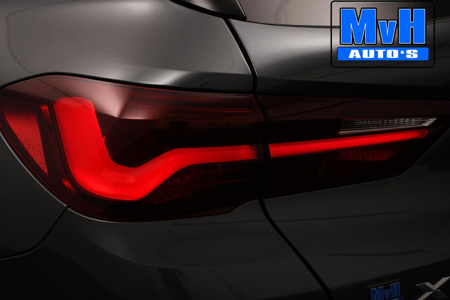 BMW X2 xDrive25e High Executive M-Sport 220PK|PANO|LED|ACC