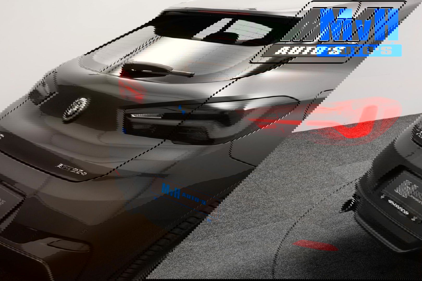 BMW X2 xDrive25e High Executive M-Sport 220PK|PANO|LED|ACC