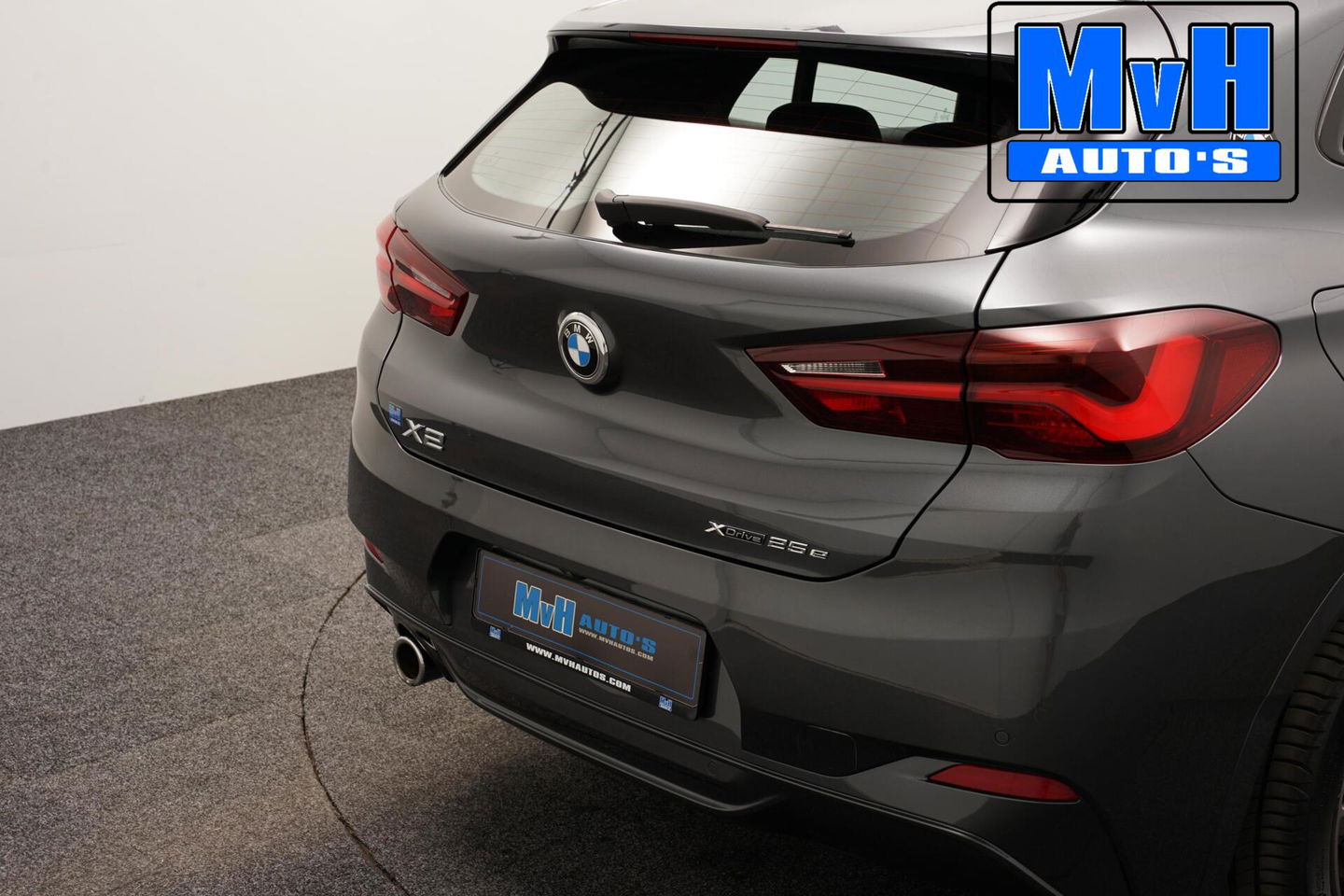 BMW X2 xDrive25e High Executive M-Sport 220PK|PANO|LED|ACC