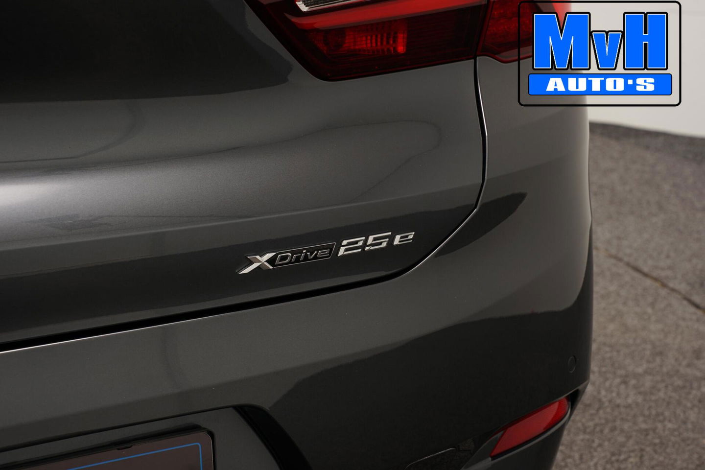 BMW X2 xDrive25e High Executive M-Sport 220PK|PANO|LED|ACC