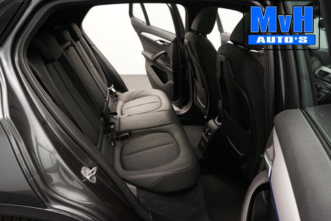 BMW X2 xDrive25e High Executive M-Sport 220PK|PANO|LED|ACC