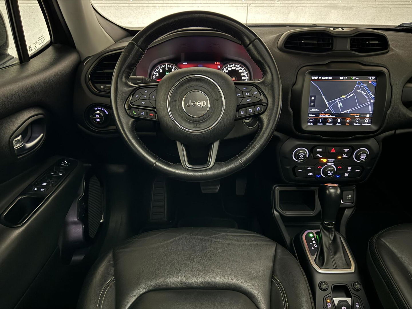 Jeep Renegade 1.4 MultiAir Limited Pano Leer Cruise Navi Trekh. NAP