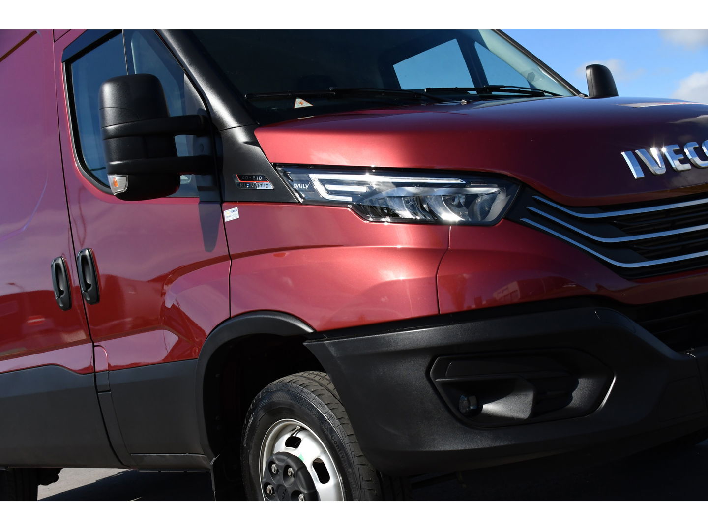 Iveco 40C 210 3.0L L2H2 Luchtvering Air Pro Full Options! Dubbellucht, Adaptieve Cruise, Camera, 3500KG Trekhaak, 2 x Schuifdeur, Clima, 210PK, Kasten wanden, Uniek! Dubbel lucht, DL