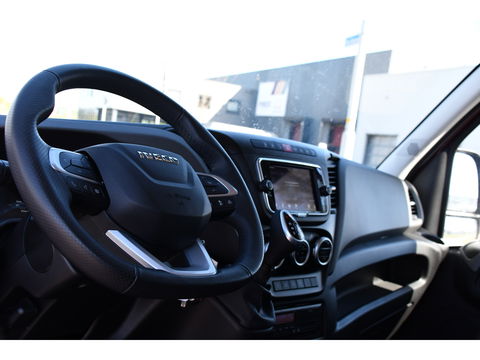 Iveco 40C 210 3.0L L2H2 Luchtvering Air Pro Full Options! Dubbellucht, Adaptieve Cruise, Camera, 3500KG Trekhaak, 2 x Schuifdeur, Clima, 210PK, Kasten wanden, Uniek! Dubbel lucht, DL