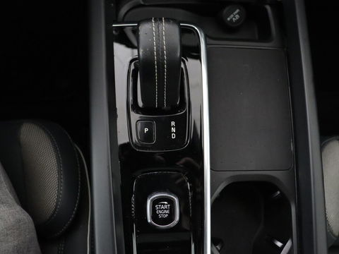 Volvo XC60 2.0 Recharge T8 AWD R-Design | Panoramadak | Trekhaak | Stoel & stuurverwarming | 360 Camera | 21'' | Harman/Kardon | Adaptive cruise | Keyless | Carplay | Memory | PHEV | Plug In