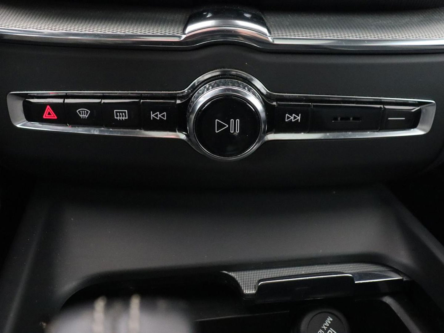 Volvo XC60 2.0 Recharge T8 AWD R-Design | Panoramadak | Trekhaak | Stoel & stuurverwarming | 360 Camera | 21'' | Harman/Kardon | Adaptive cruise | Keyless | Carplay | Memory | PHEV | Plug In