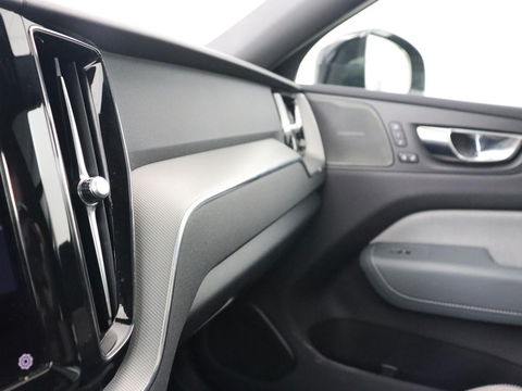 Volvo XC60 2.0 Recharge T8 AWD R-Design | Panoramadak | Trekhaak | Stoel & stuurverwarming | 360 Camera | 21'' | Harman/Kardon | Adaptive cruise | Keyless | Carplay | Memory | PHEV | Plug In