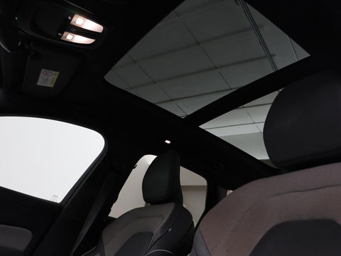 Volvo XC60 2.0 Recharge T8 AWD R-Design | Panoramadak | Trekhaak | Stoel & stuurverwarming | 360 Camera | 21'' | Harman/Kardon | Adaptive cruise | Keyless | Carplay | Memory | PHEV | Plug In