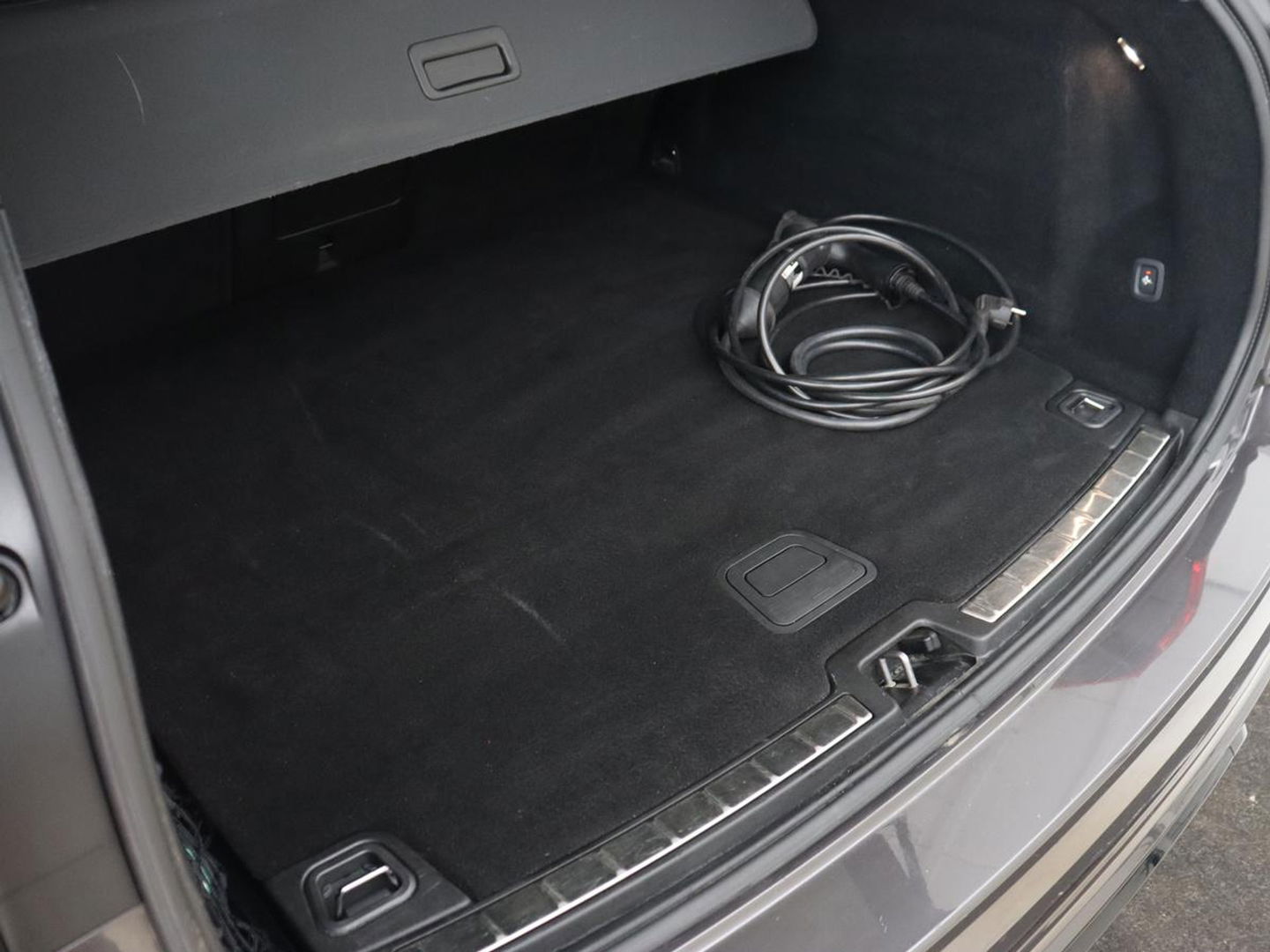Volvo XC60 2.0 Recharge T8 AWD R-Design | Panoramadak | Trekhaak | Stoel & stuurverwarming | 360 Camera | 21'' | Harman/Kardon | Adaptive cruise | Keyless | Carplay | Memory | PHEV | Plug In