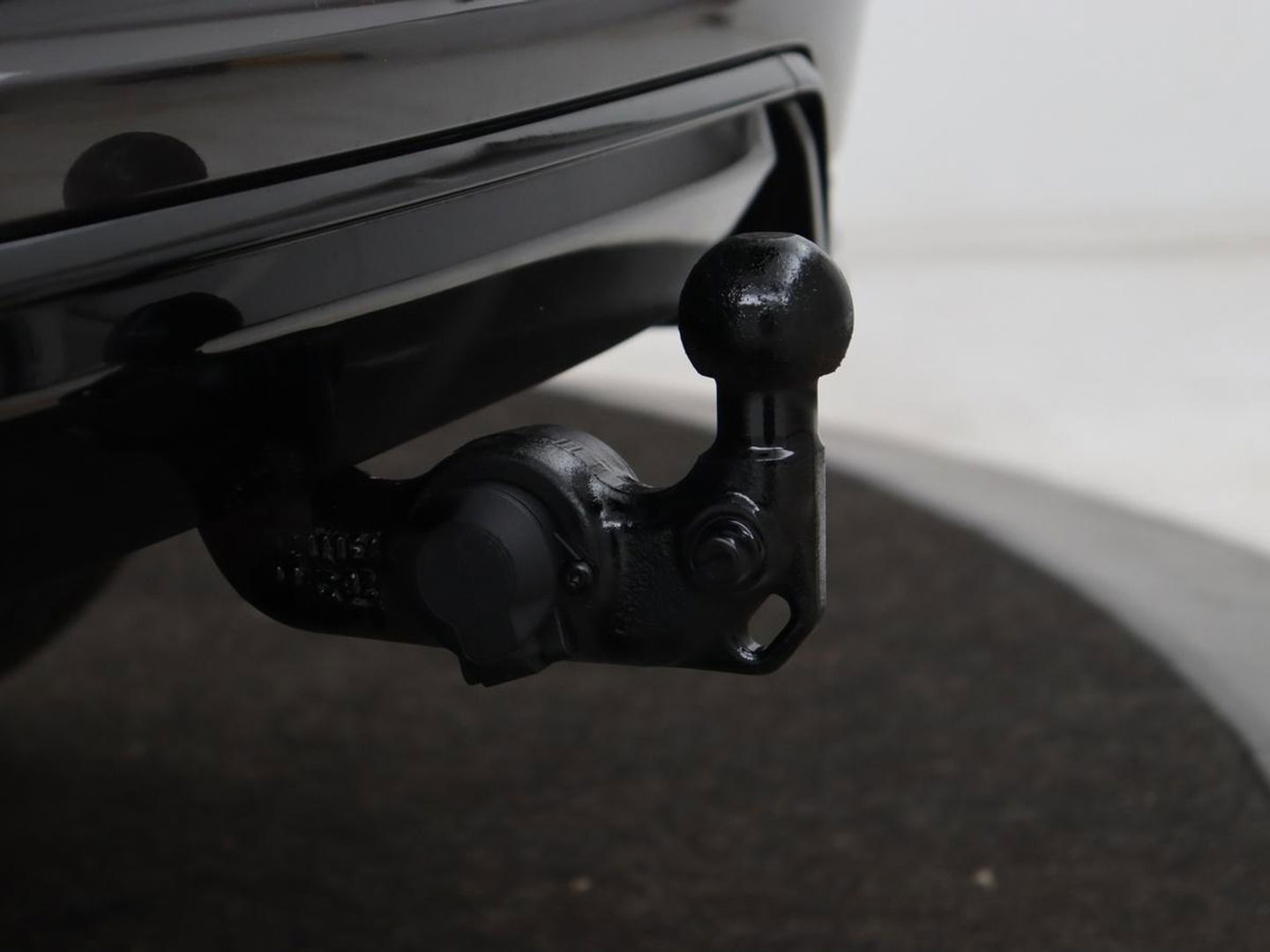 Volvo XC60 2.0 Recharge T8 AWD R-Design | Panoramadak | Trekhaak | Stoel & stuurverwarming | 360 Camera | 21'' | Harman/Kardon | Adaptive cruise | Keyless | Carplay | Memory | PHEV | Plug In