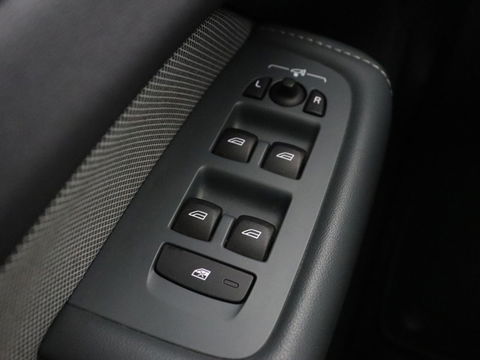 Volvo XC60 2.0 Recharge T8 AWD R-Design | Panoramadak | Trekhaak | Stoel & stuurverwarming | 360 Camera | 21'' | Harman/Kardon | Adaptive cruise | Keyless | Carplay | Memory | PHEV | Plug In