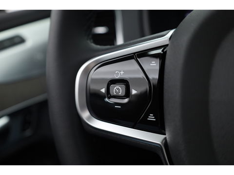 Volvo XC90 T8 Recharge Ultimate Dark | Pano | HUD | B&W | 360cam | Massage | Memory seats | 21''