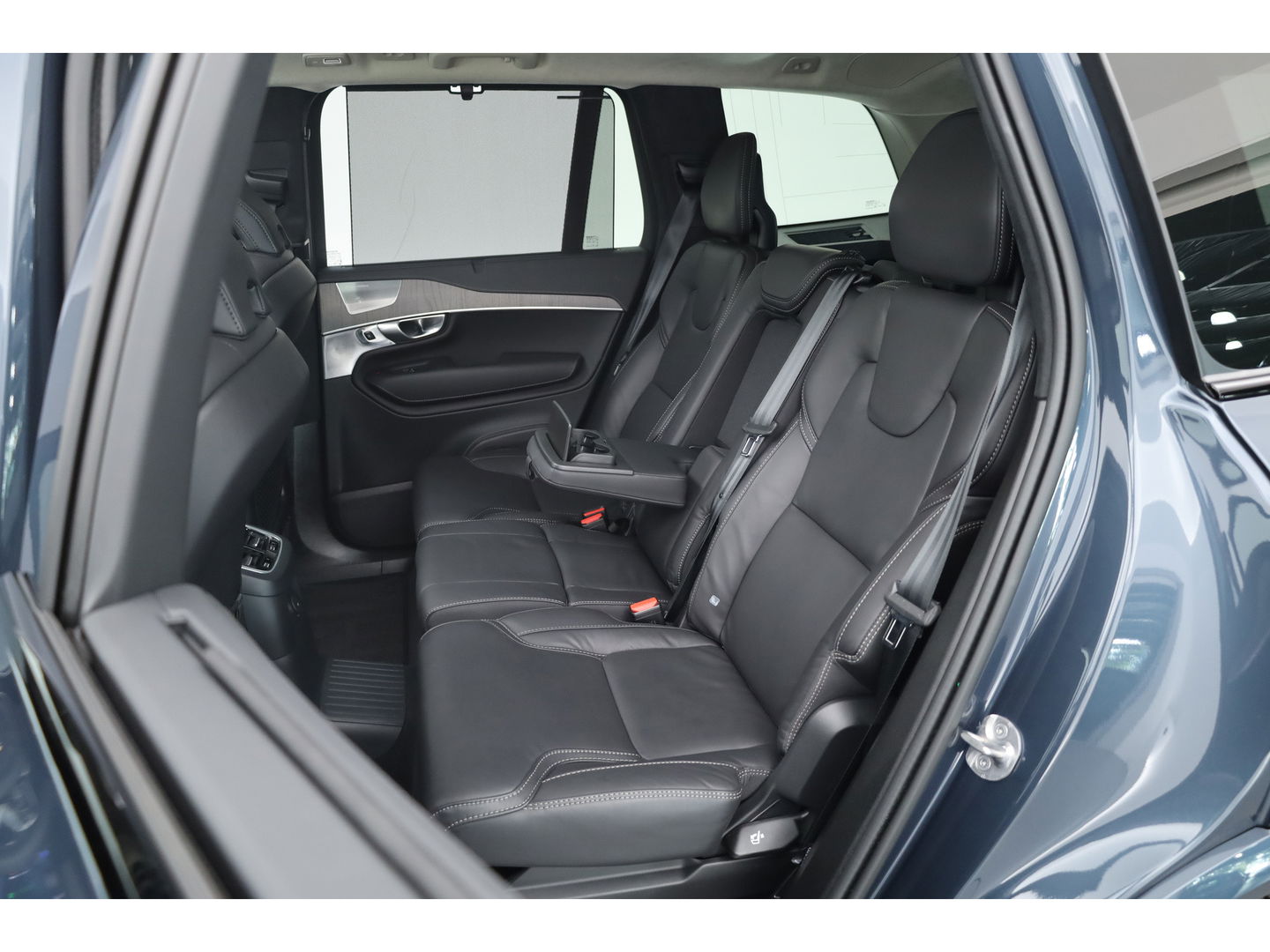 Volvo XC90 T8 Recharge Ultimate Dark | Pano | HUD | B&W | 360cam | Massage | Memory seats | 21''