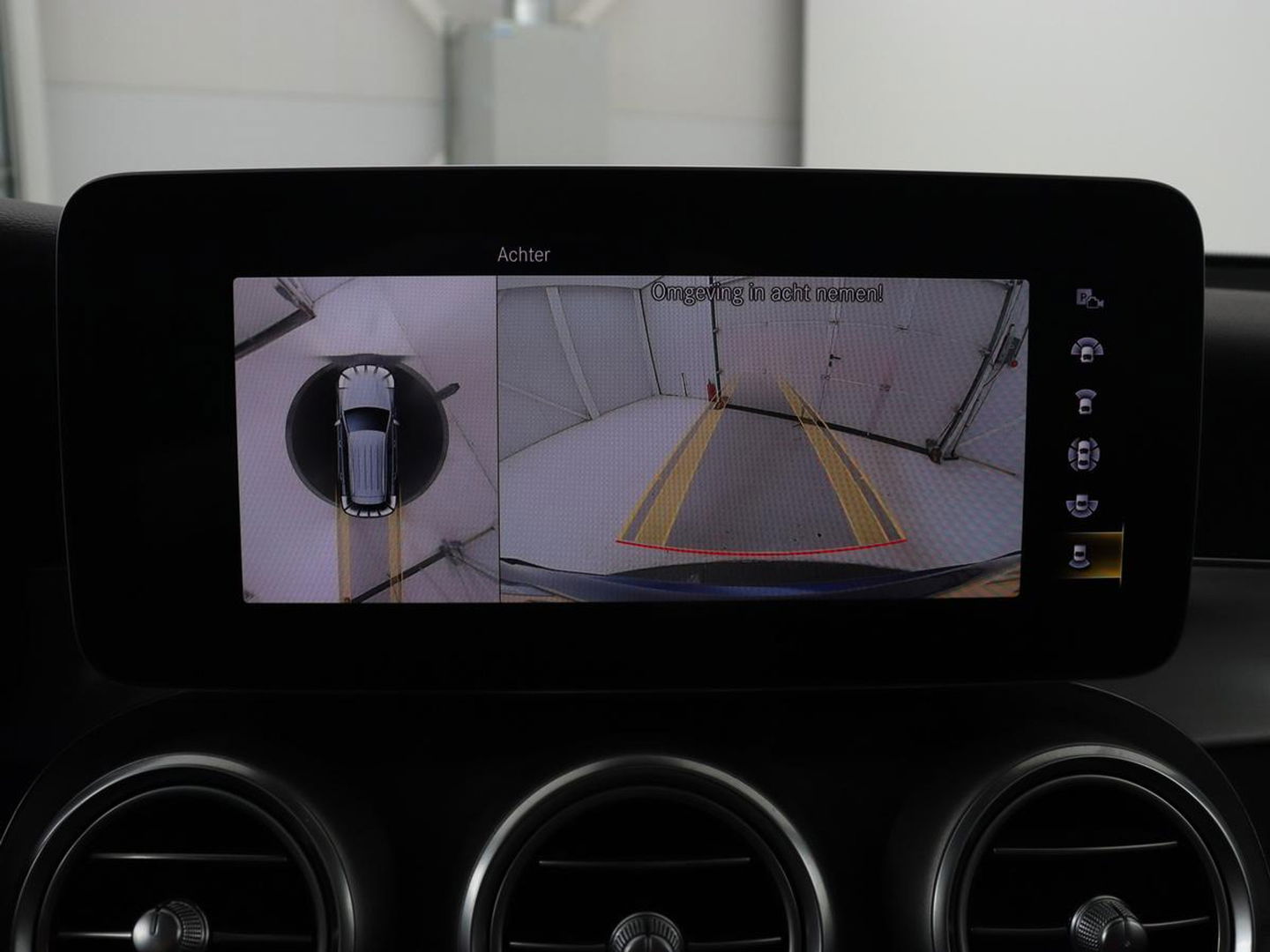 Mercedes-Benz GLC 300e 4Matic AMG | Panoramadak | Two-Tone Leder | 360 Camera | Stoelverwarming | Burmester | Carplay | Digital Cockpit | Keyless | Navigatie | Sfeerverlichting | PHEV | Plug In