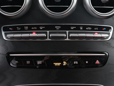 Mercedes-Benz GLC 300e 4Matic AMG | Panoramadak | Two-Tone Leder | 360 Camera | Stoelverwarming | Burmester | Carplay | Digital Cockpit | Keyless | Navigatie | Sfeerverlichting | PHEV | Plug In