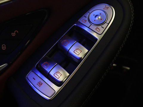 Mercedes-Benz GLC 300e 4Matic AMG | Panoramadak | Two-Tone Leder | 360 Camera | Stoelverwarming | Burmester | Carplay | Digital Cockpit | Keyless | Navigatie | Sfeerverlichting | PHEV | Plug In