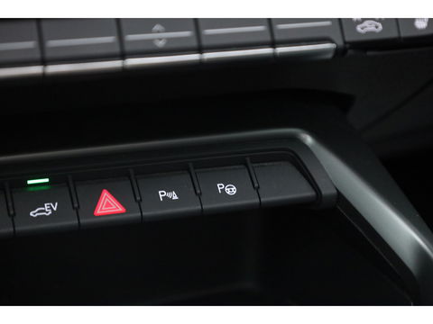 Audi A3 Sportback 45 TFSI e S Line | Pano | Navi | Keyless | Elek. Achterklep | Stoelverw. | Apple CarPlay
