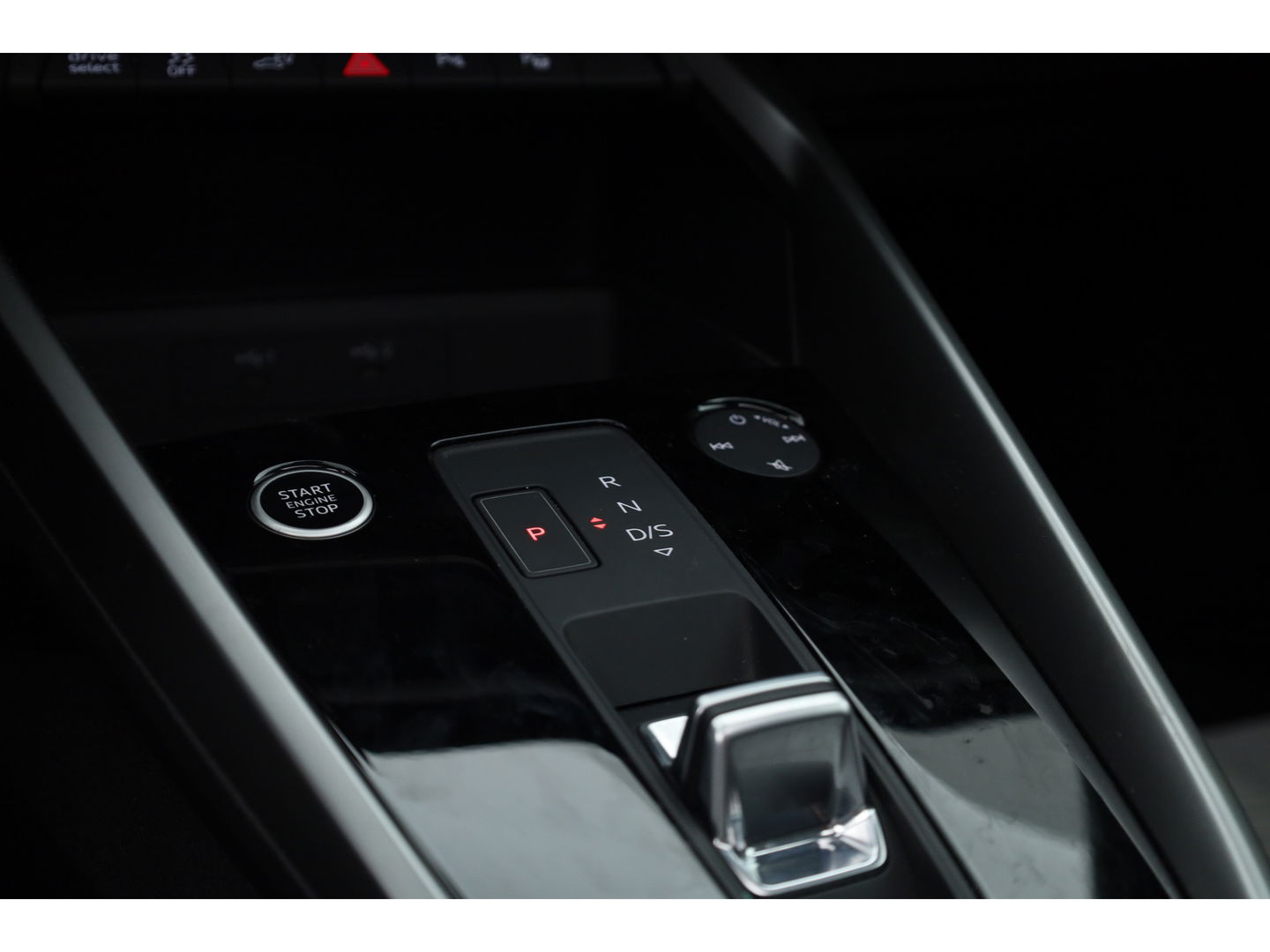 Audi A3 Sportback 45 TFSI e S Line | Pano | Navi | Keyless | Elek. Achterklep | Stoelverw. | Apple CarPlay