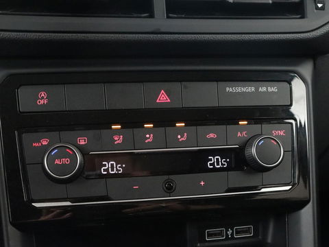 Volkswagen T-Cross 1.0 TSI Life | Carplay | Navigatie | Keyless | Virtual Cockpit | Climate control | Adaptive cruise | Dodehoek detectie | Getint glas