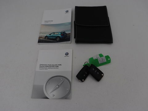 Volkswagen T-Cross 1.0 TSI Life | Carplay | Navigatie | Keyless | Virtual Cockpit | Climate control | Adaptive cruise | Dodehoek detectie | Getint glas