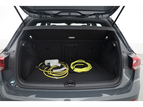 Volkswagen Golf 1.4 eHybrid GTE | HUD | Stoelventilatie | Leder | IQ. Light | Adapt. Cruise | Elek. Trekhaak