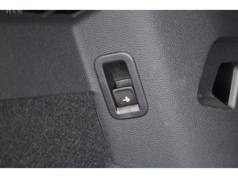Volkswagen Golf 1.4 eHybrid GTE | HUD | Stoelventilatie | Leder | IQ. Light | Adapt. Cruise | Elek. Trekhaak