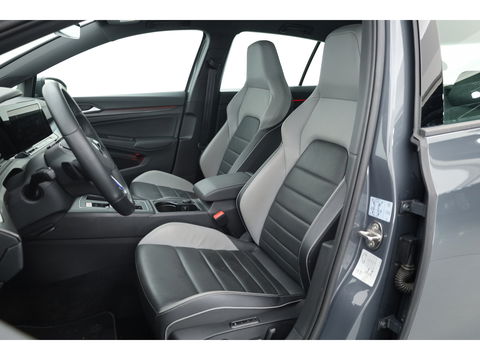 Volkswagen Golf 1.4 eHybrid GTE | HUD | Stoelventilatie | Leder | IQ. Light | Adapt. Cruise | Elek. Trekhaak