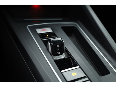 Volkswagen Golf 1.4 eHybrid GTE | HUD | Stoelventilatie | Leder | IQ. Light | Adapt. Cruise | Elek. Trekhaak