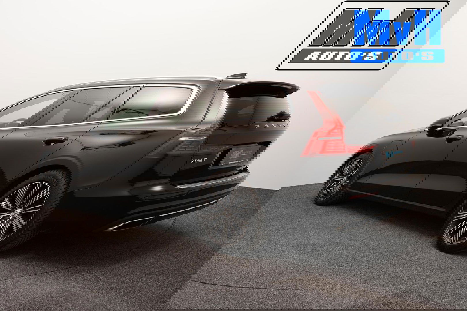 Volvo V60 2.0 T6 Recharge AWD Business Pro 340PK|LEER|CAMERA