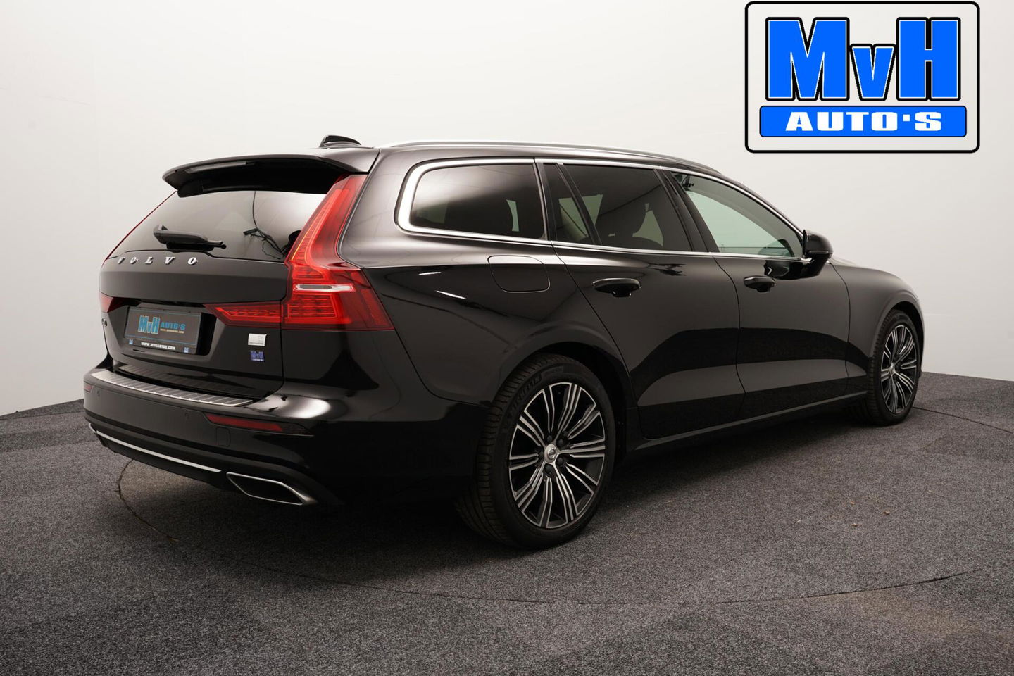 Volvo V60 2.0 T6 Recharge AWD Business Pro 340PK|LEER|CAMERA