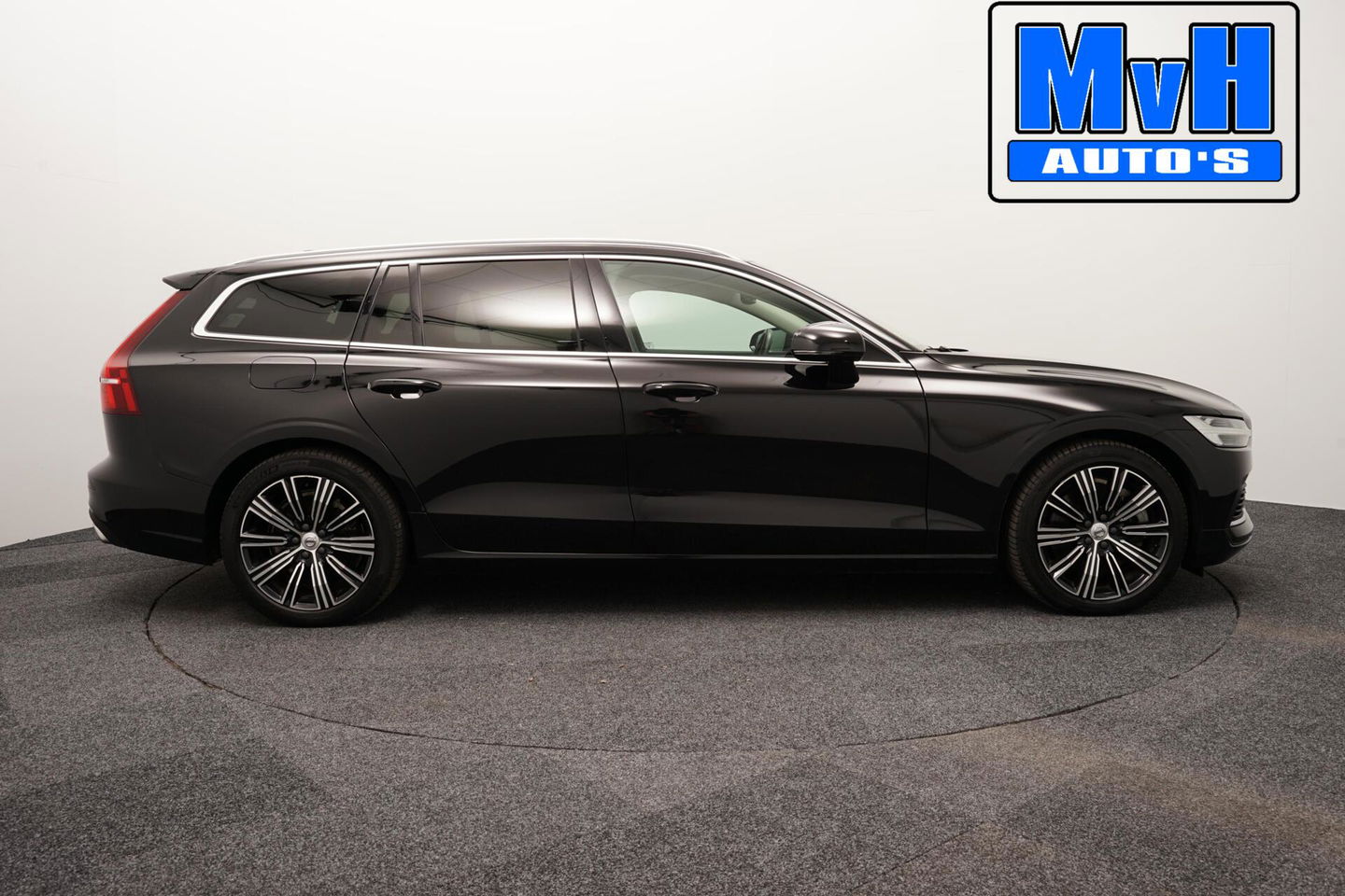 Volvo V60 2.0 T6 Recharge AWD Business Pro 340PK|LEER|CAMERA