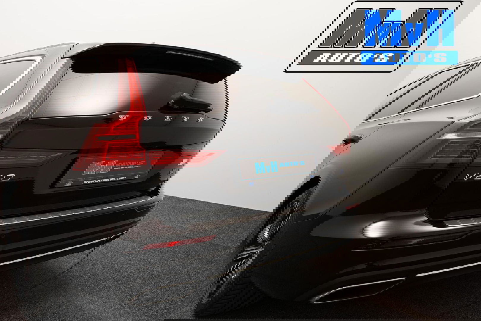 Volvo V60 2.0 T6 Recharge AWD Business Pro 340PK|LEER|CAMERA
