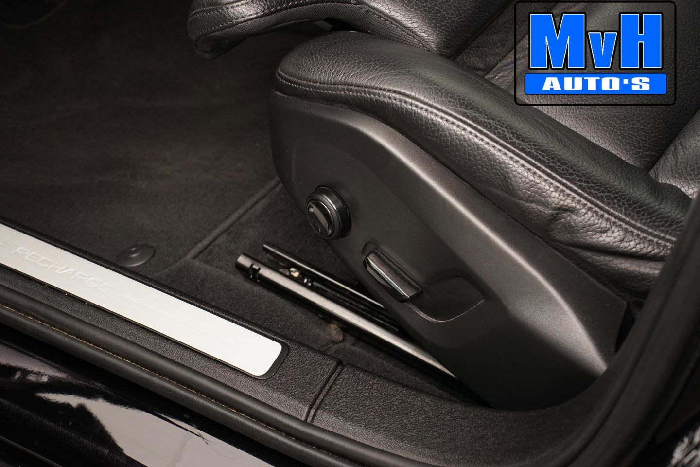 Volvo V60 2.0 T6 Recharge AWD Business Pro 340PK|LEER|CAMERA