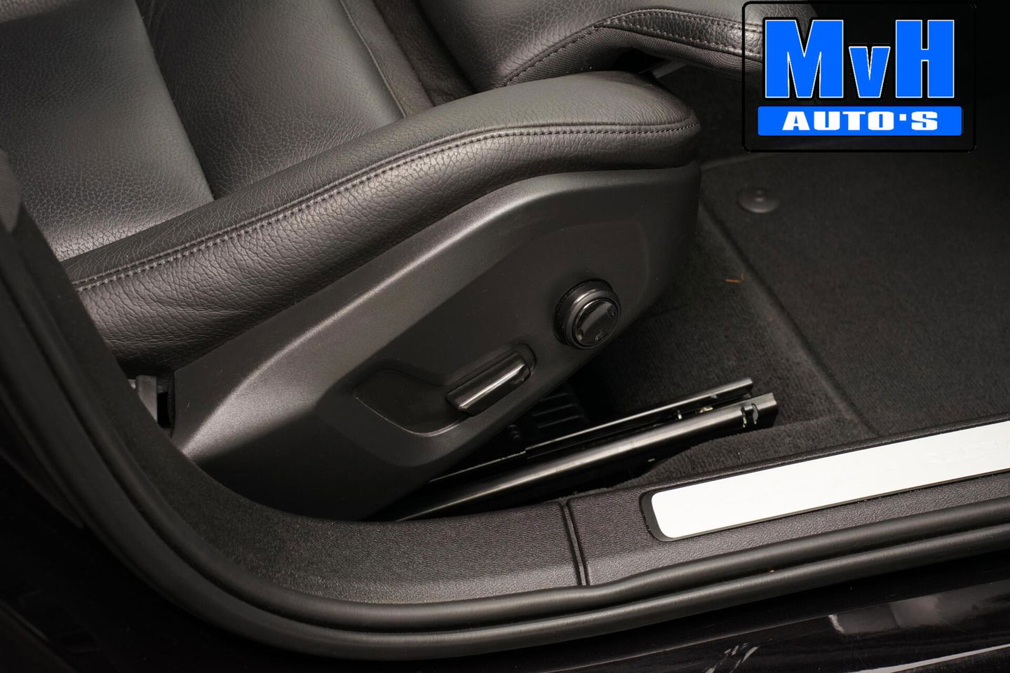 Volvo V60 2.0 T6 Recharge AWD Business Pro 340PK|LEER|CAMERA