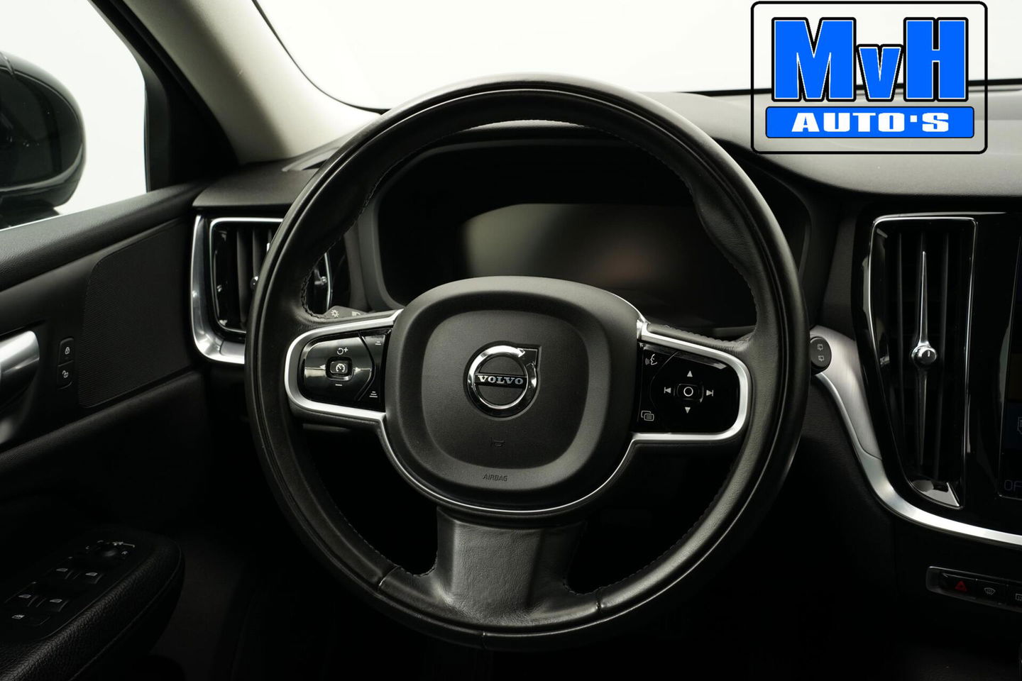 Volvo V60 2.0 T6 Recharge AWD Business Pro 340PK|LEER|CAMERA