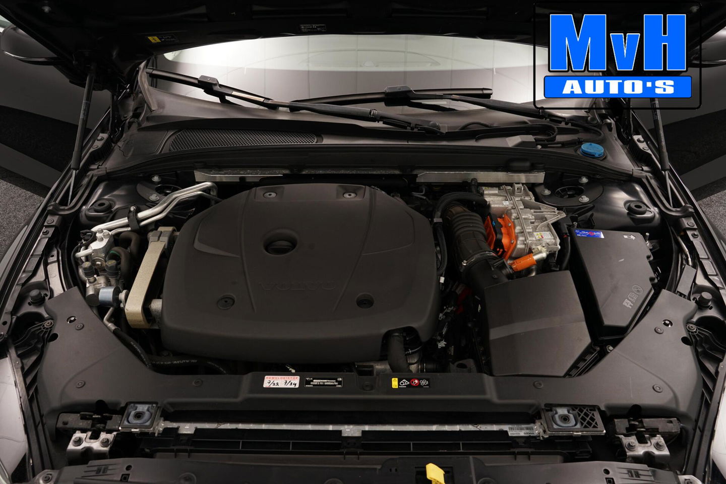 Volvo V60 2.0 T6 Recharge AWD Business Pro 340PK|LEER|CAMERA