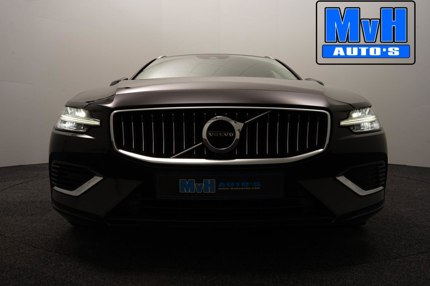 Volvo V60 2.0 T6 Recharge AWD Business Pro 340PK|LEER|CAMERA
