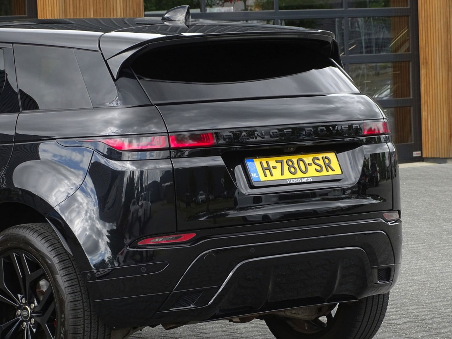 Land Rover Range Rover Evoque 2.0 P200 200PK AWD / R-Dynamic / Meridian / HSE