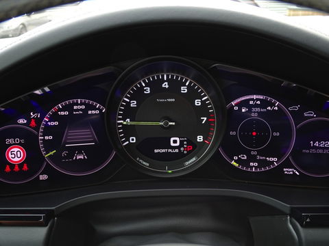 Porsche Cayenne Coupé 3.0 E-hybrid 462PK / Carbon / SportDesign / Nachtzicht / 360°