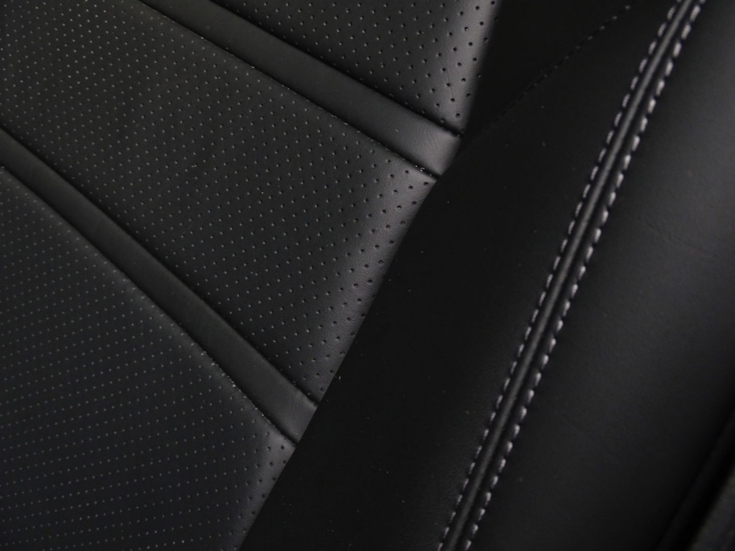 Porsche Cayenne Coupé 3.0 E-hybrid 462PK / Carbon / SportDesign / Nachtzicht / 360°